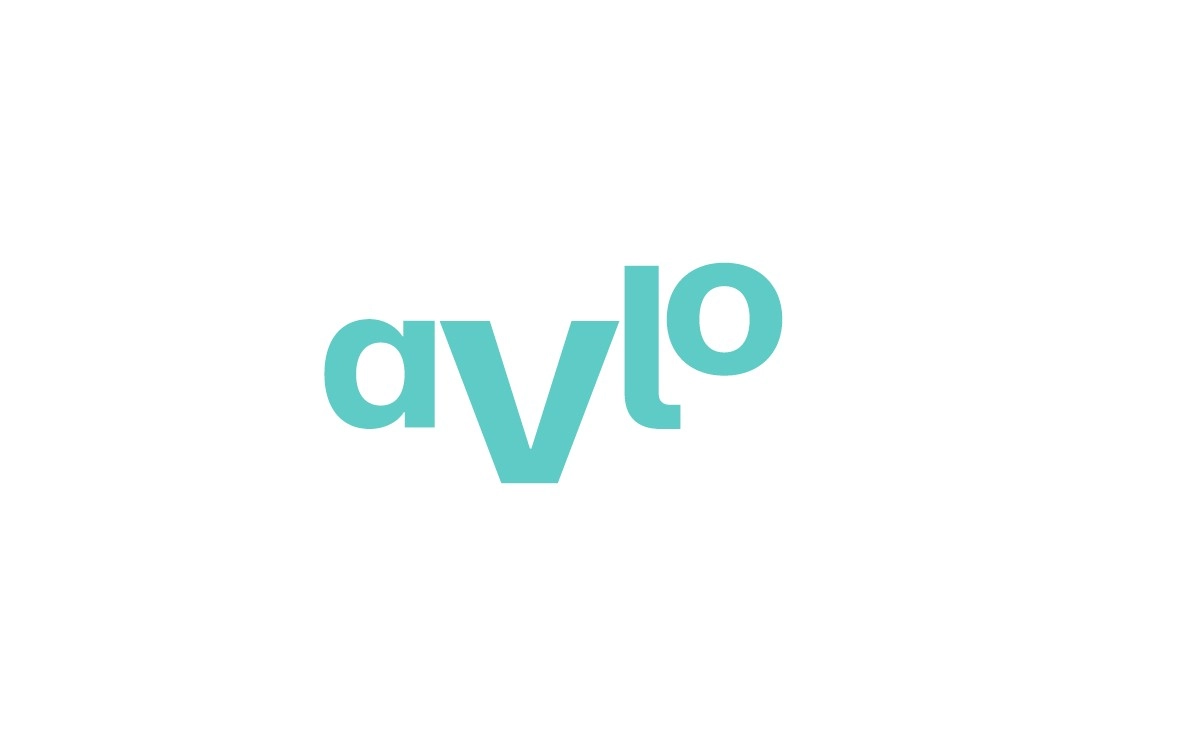Logotipo de avlo con el texto "avlo" con la v más grande y hundida y la o como superíndice.